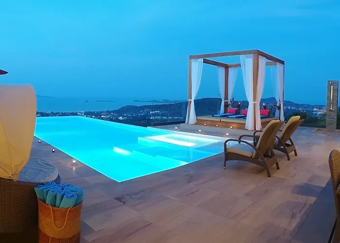 Luxury Villa Crystal Blue